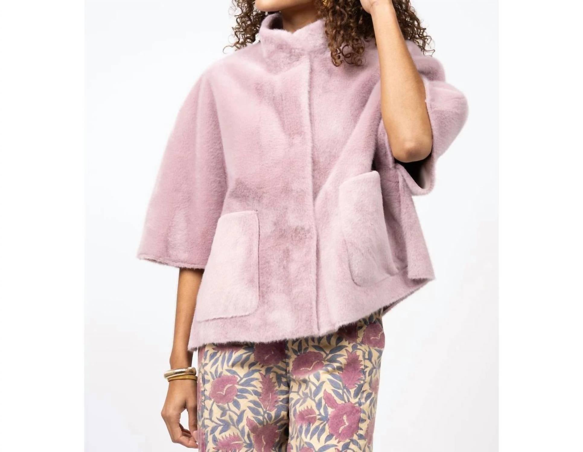 Ivy Jane - Faux Capelet Jacket