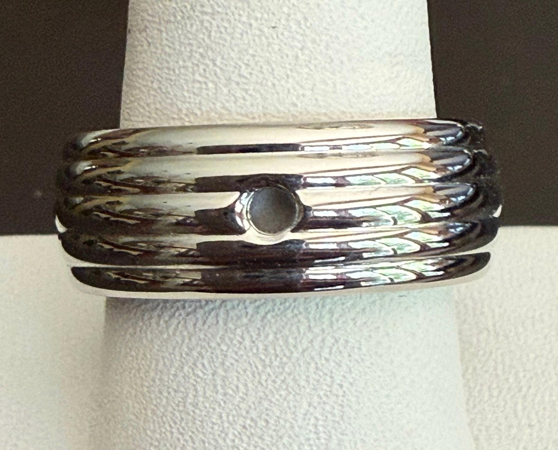 Qudo - Women's Sanza Ring