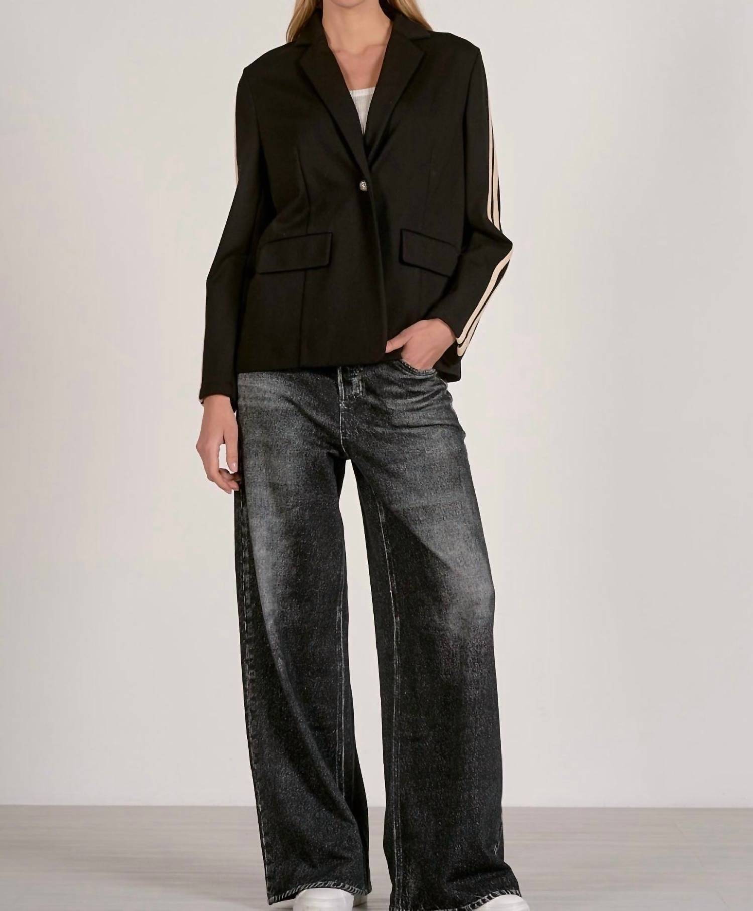 Elan - Lou Sporty Long Sleeve Blazer