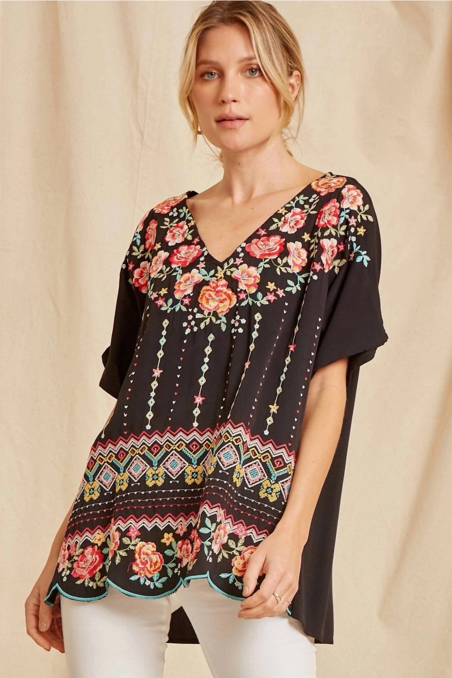 Andree By Unit - Embroidered Scallop Top