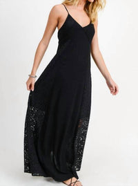 Doe And Rae - Lace Paneled V Neck Maxi Dress