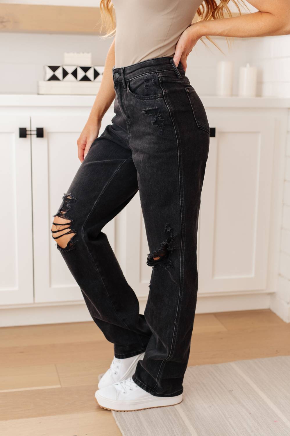 Judy Blue - High Rise Rigid Magic 90's Distressed Straight Jeans