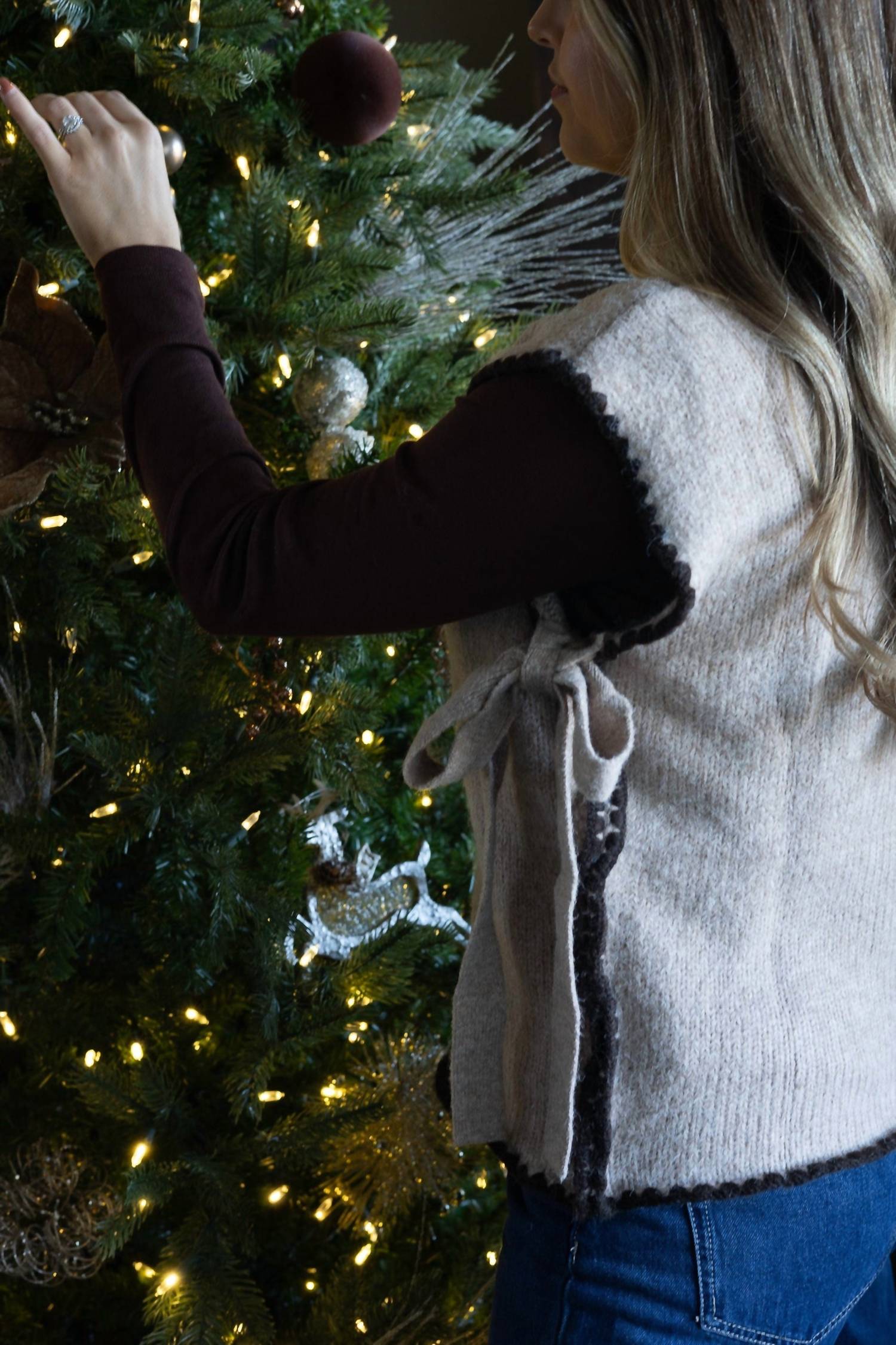 Le Lis - Isabelle Mock Neck Sweater Vest