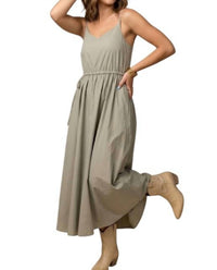 Elle Grey - Elastic Waist Textured Flared Midi Dress