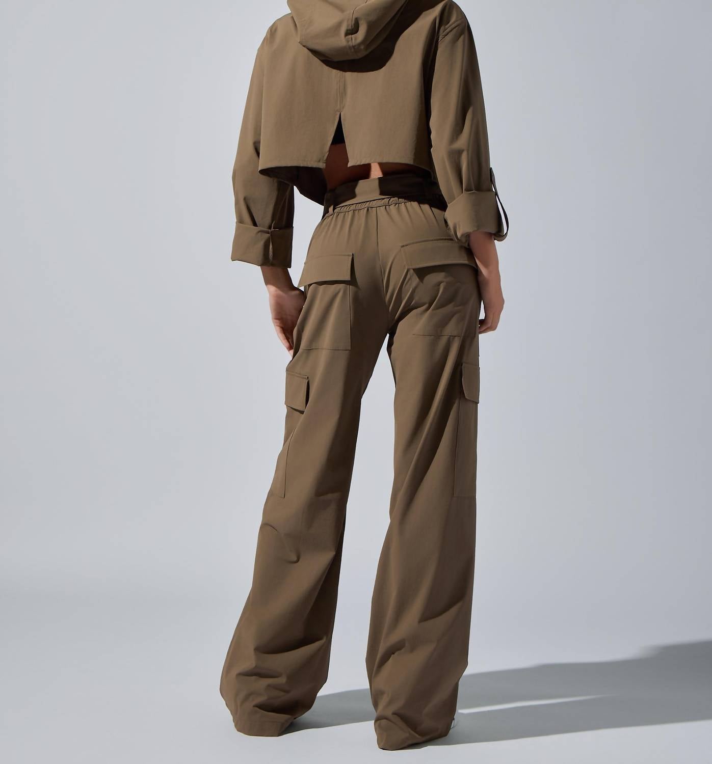 HEROINE SPORT Ava Cropped Jacket in safari - women's jacket - detail view