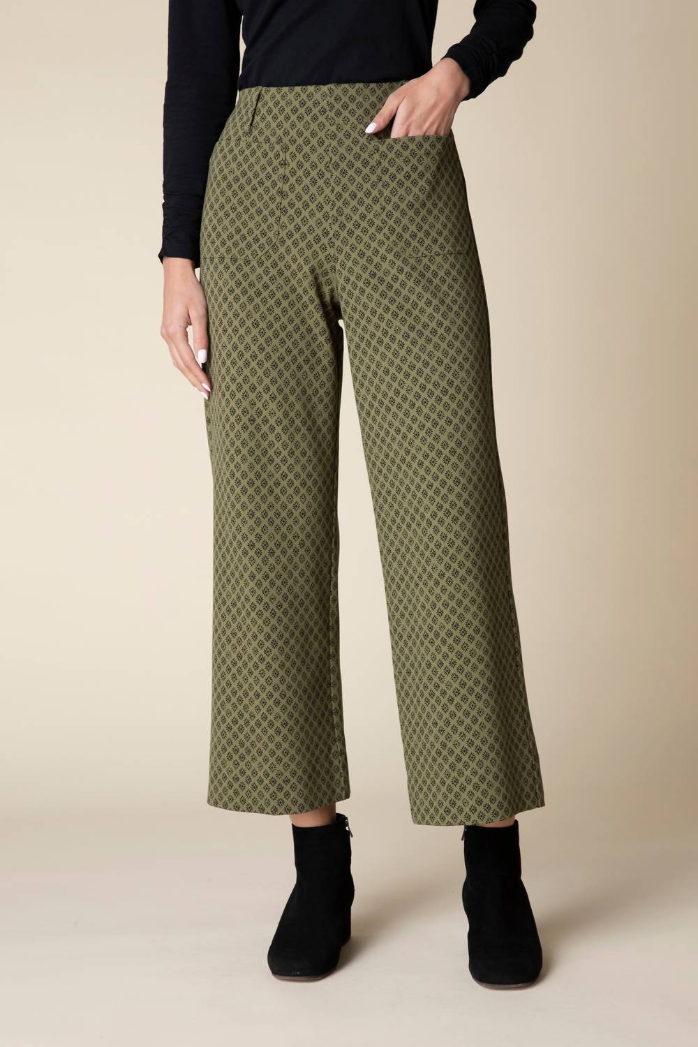 Habitat - Luxe Ponte Stamped Floral Diamond Ankle Pant