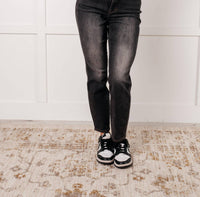 Judy Blue - Mid Rise Control Top Slim Jeans
