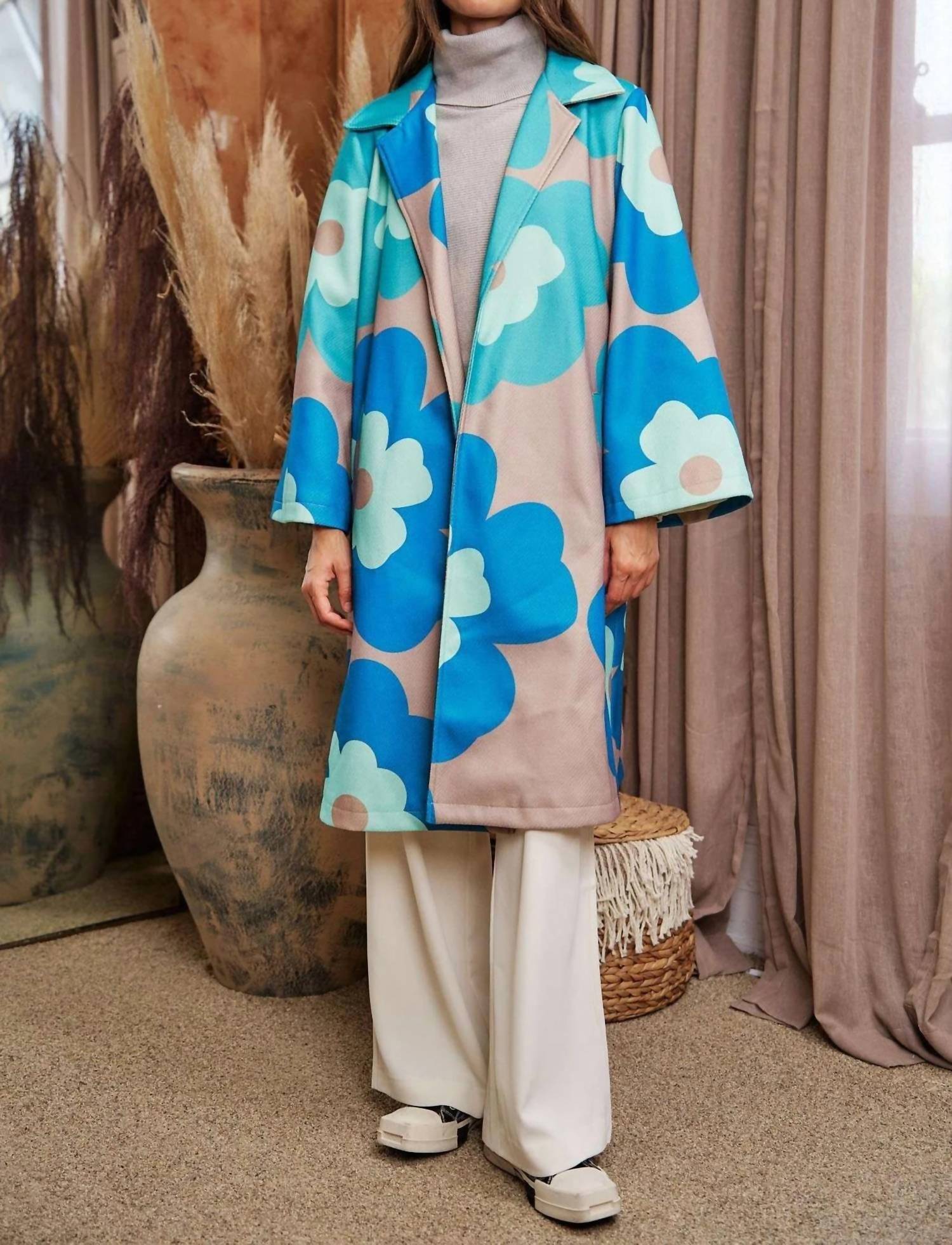 Davi & Dani - Bold Retro Overcoat