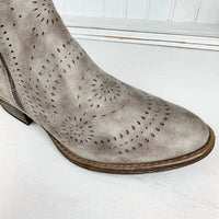 Very G - Women's Lisette Bootie