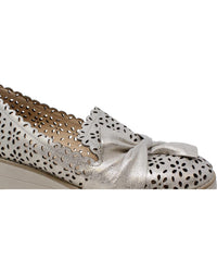 Django & Juliette - Women's Omilla Slip-on