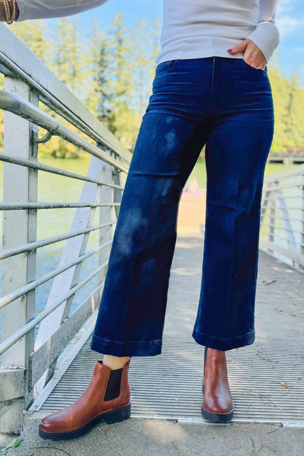 Paige - Anessa Wide Leg Jeans