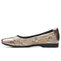 Clarks - Women's Un Darcey Cap 2 Flat Shoes
