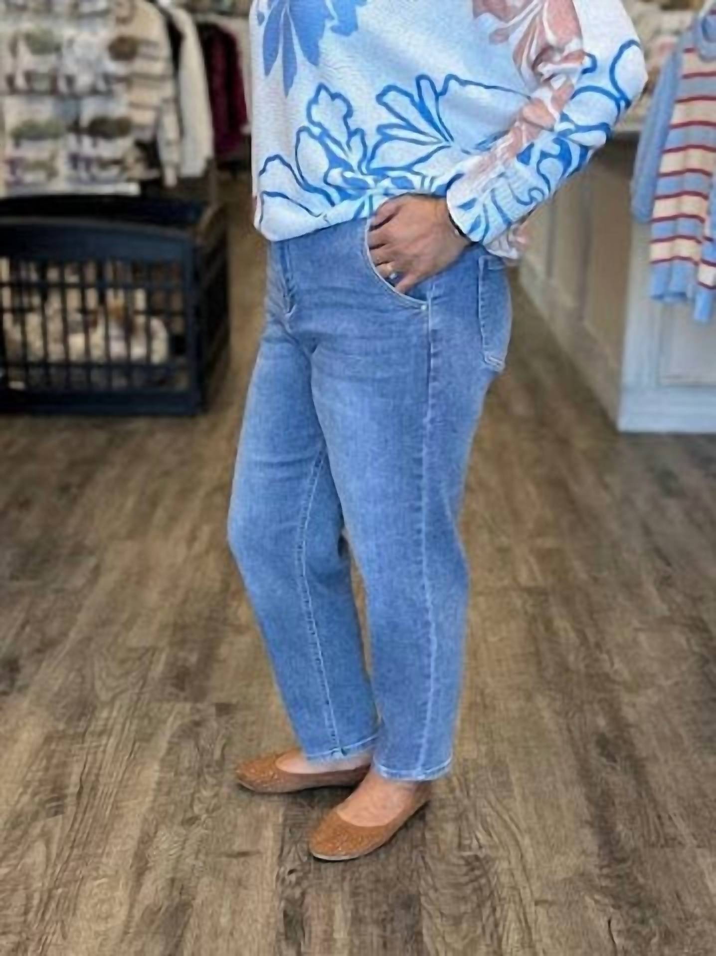 Yolly - Barrel Tapered Ankle Jean