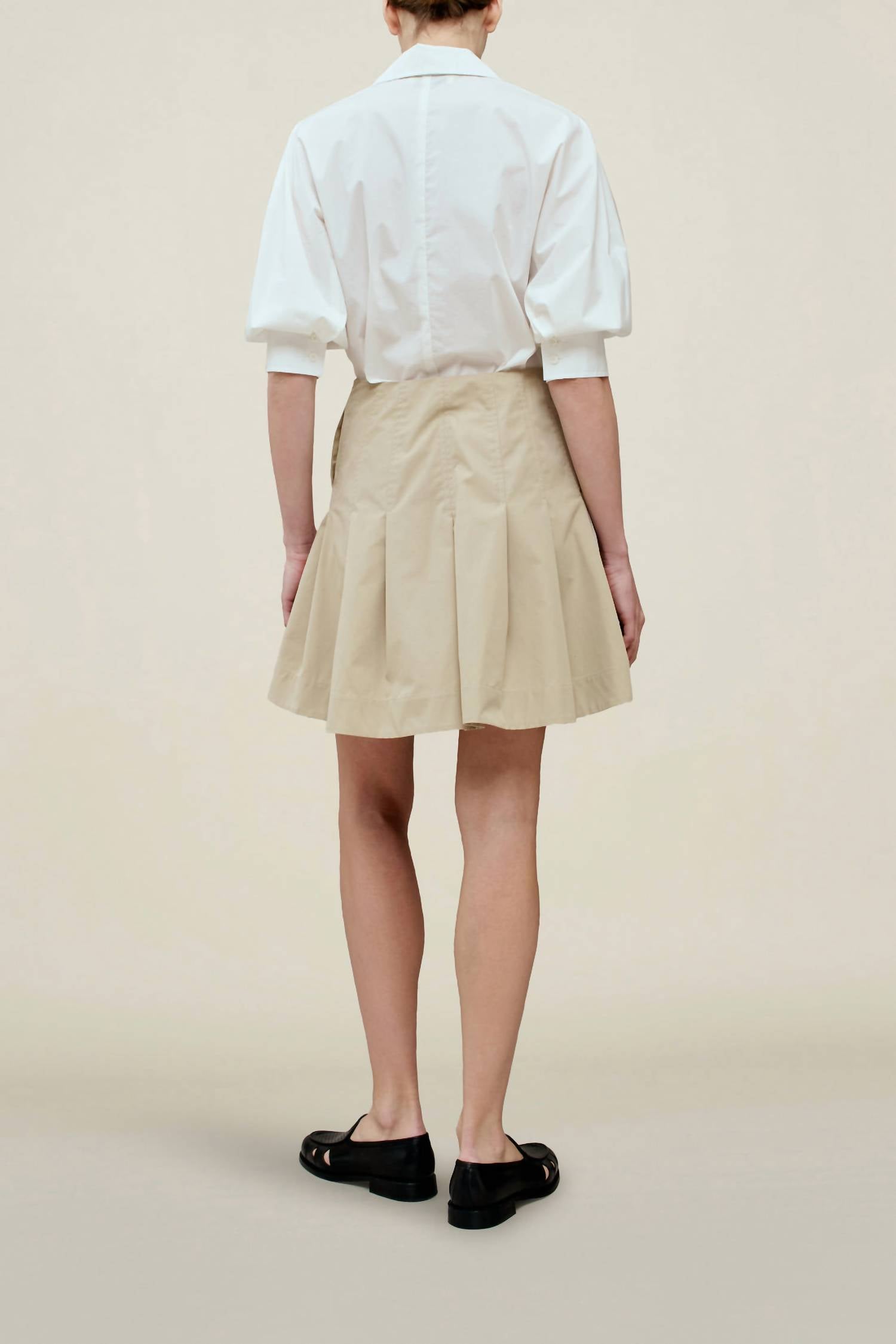 KALLMEYER Sutton Pleated Skirt in oyster - women's skirt - detail view