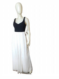 Adrianna Papell - Sleeveless Gown