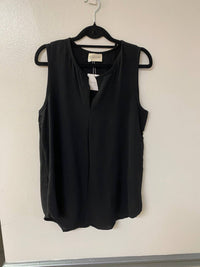 Ninexis - Sleeveless V-neck Blouse