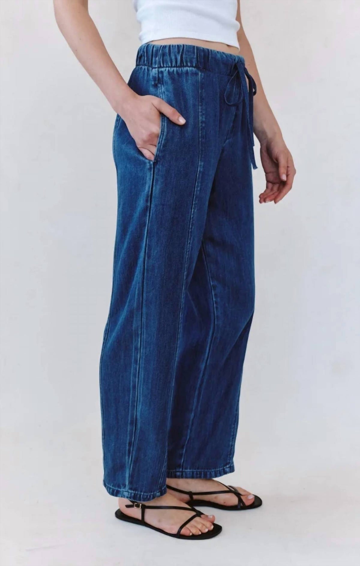 Bella Dahl - Seamed Soft Barrel With Elastic Back Jean