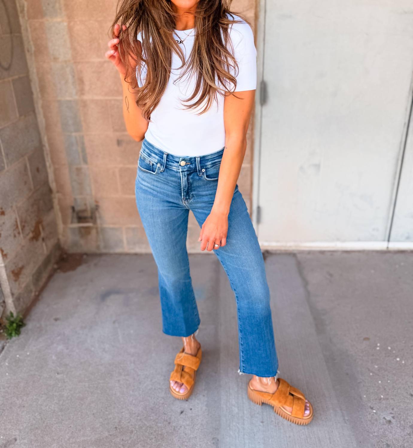 Good American - Soft Tech Good Legs Cropped Mini Boot Jeans