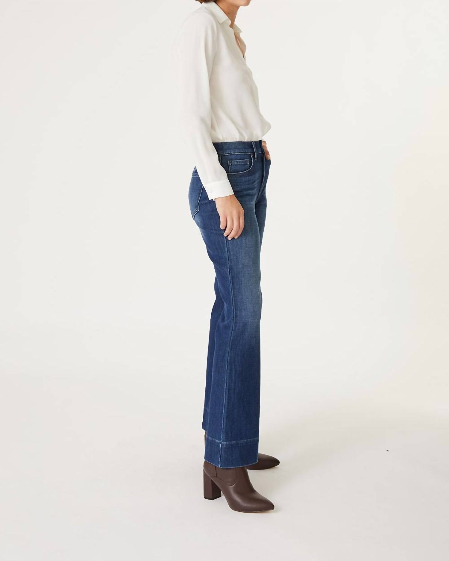 Level99 - Claudia Flare Mood Jean