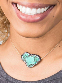 Southern Grace - Women's Stone And Crystal Pendant Chain Choker