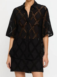 KIVARI Izzy Shirt Top in black - women's t-shirt