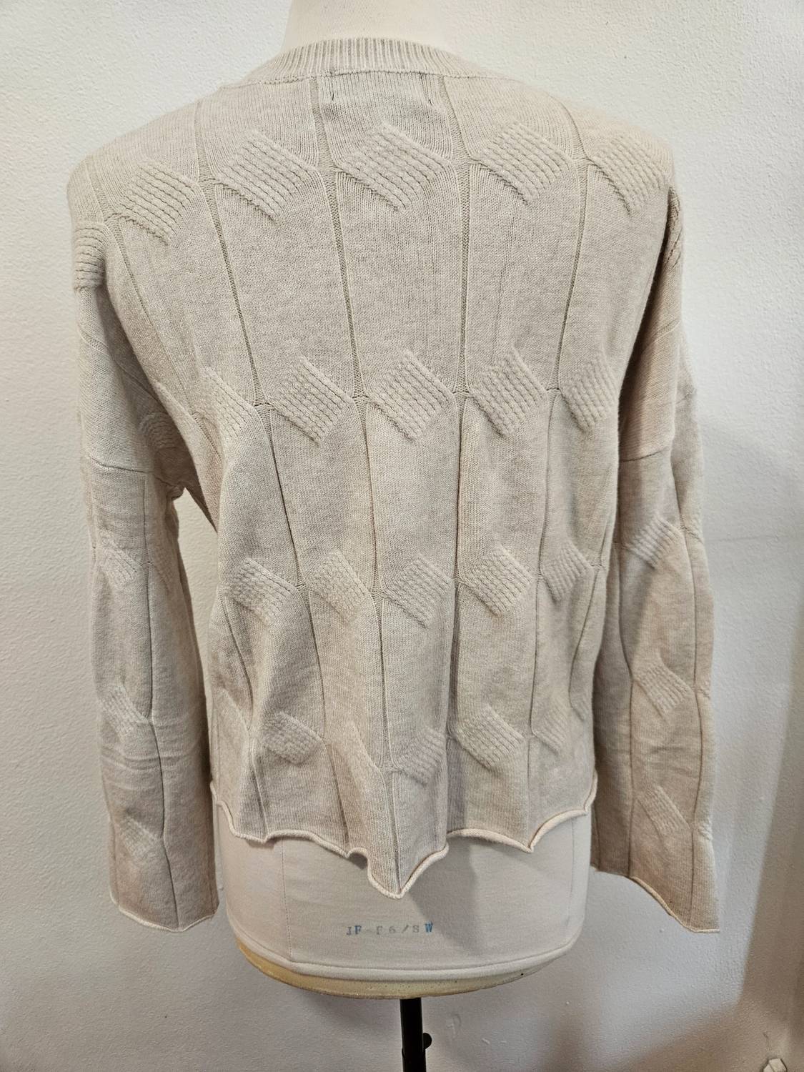 Eternelle - Women's Diamond Cable Crew Neck Sweater