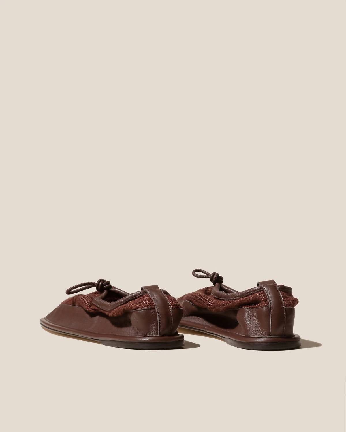Hereu - Women's Woven Knit Flats