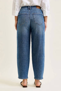 Judy Blue - Rigid Magic Barrel With Dart Detailing Jeans