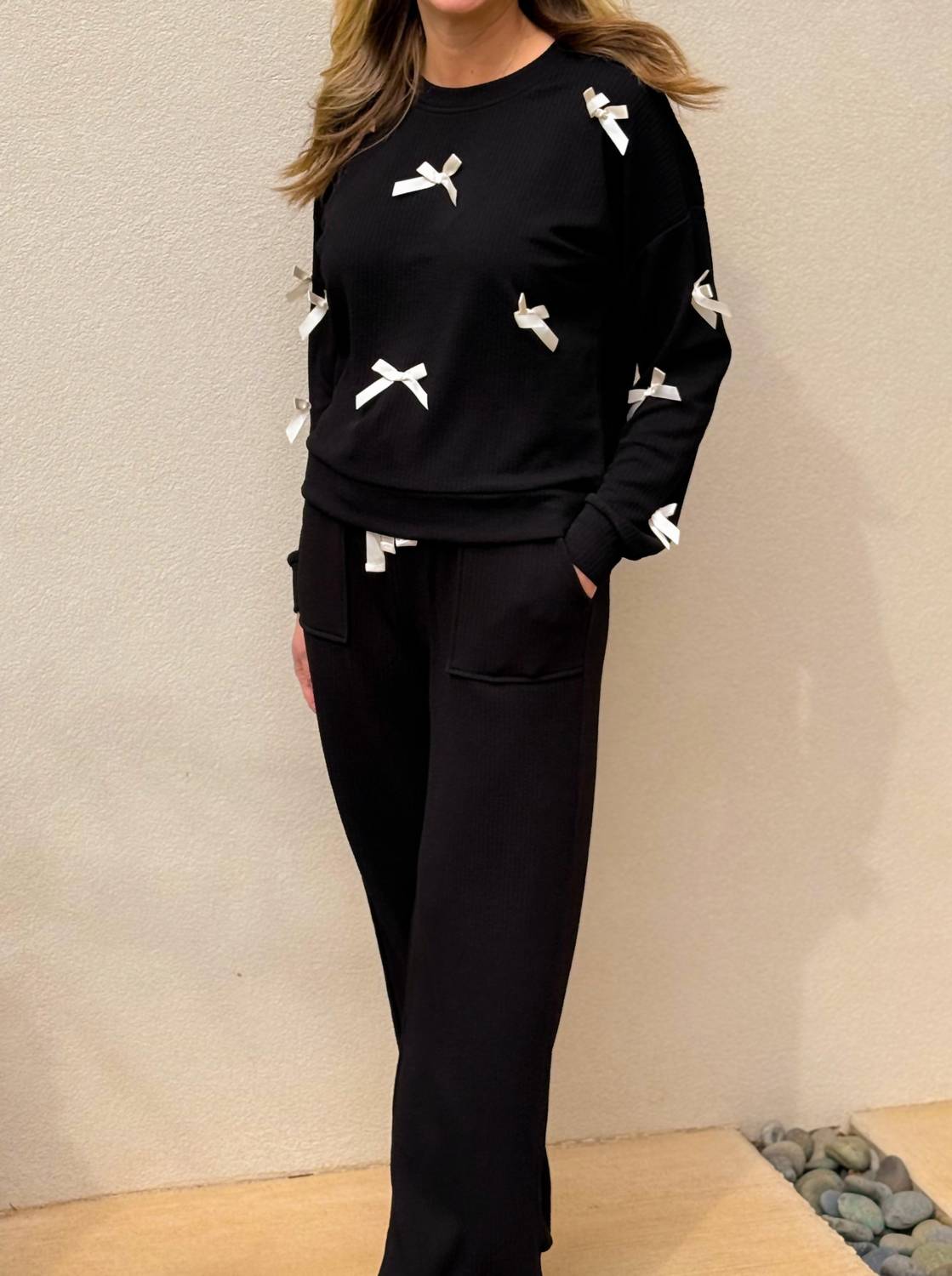 Eesome - Long Sleeve Bow Set Top