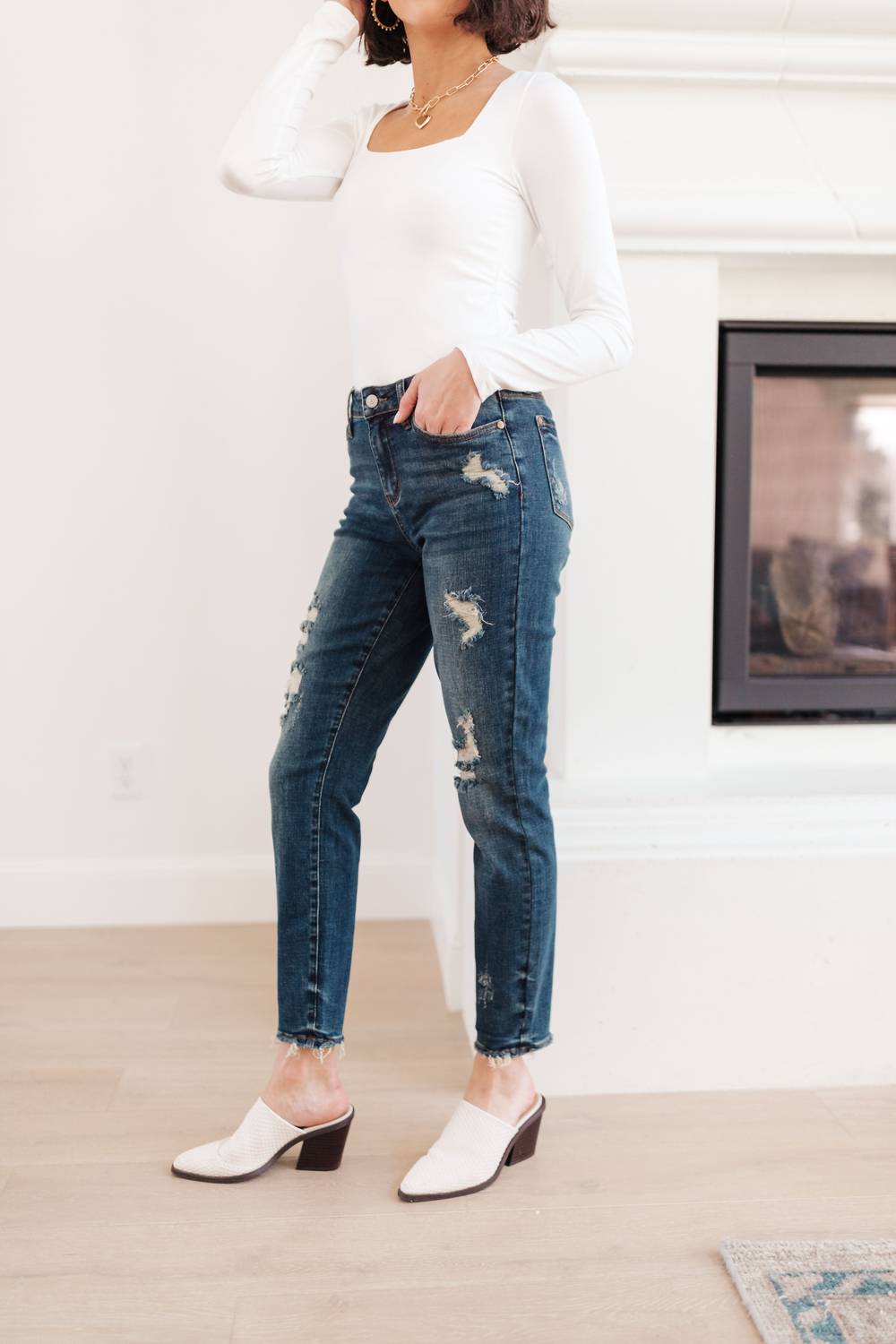 Judy Blue - Mid-Rise Destroyed Relaxed Fit Jeans