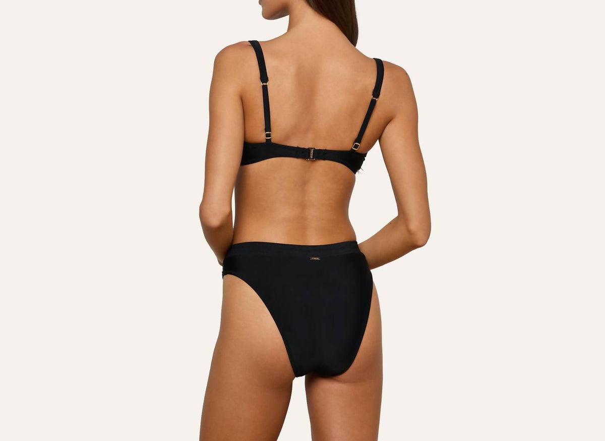 L'Agence - Ashleigh Bottom