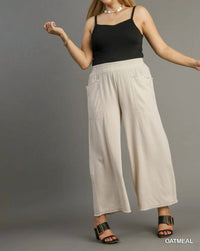 Umgee - Linen Blend Wide Leg Pants With Frayed Details - Plus