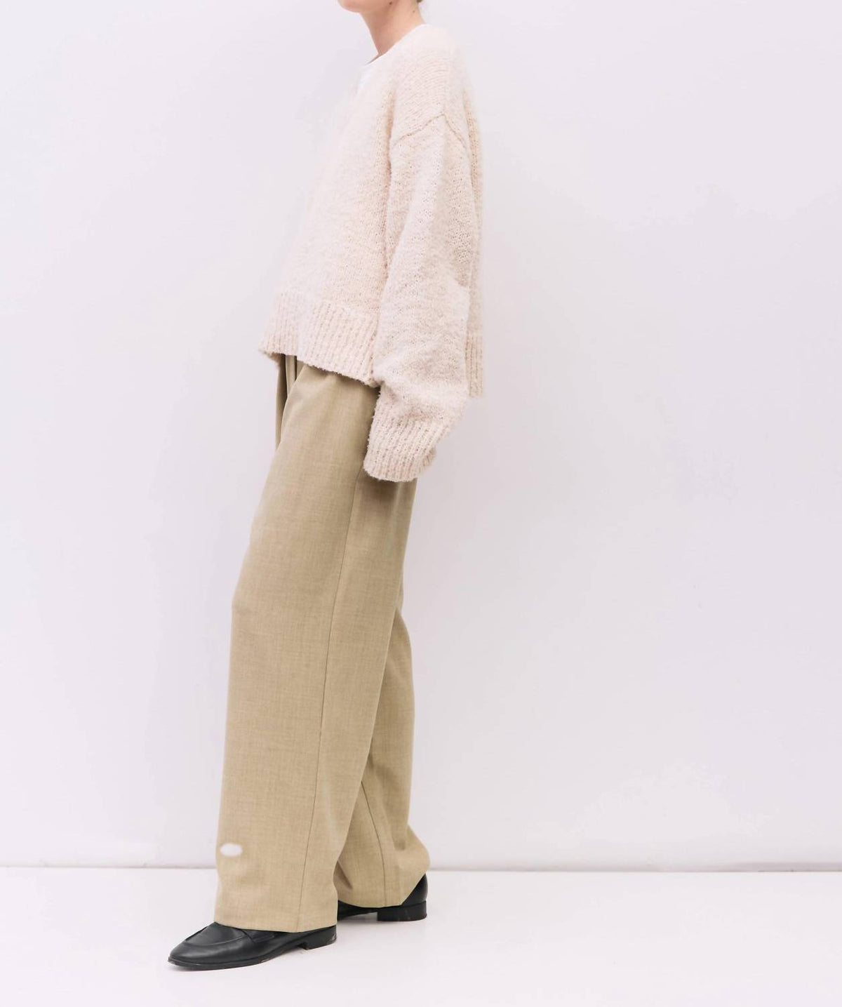 Mod Ref - Oversized Boucle Knit V-neck Sweater