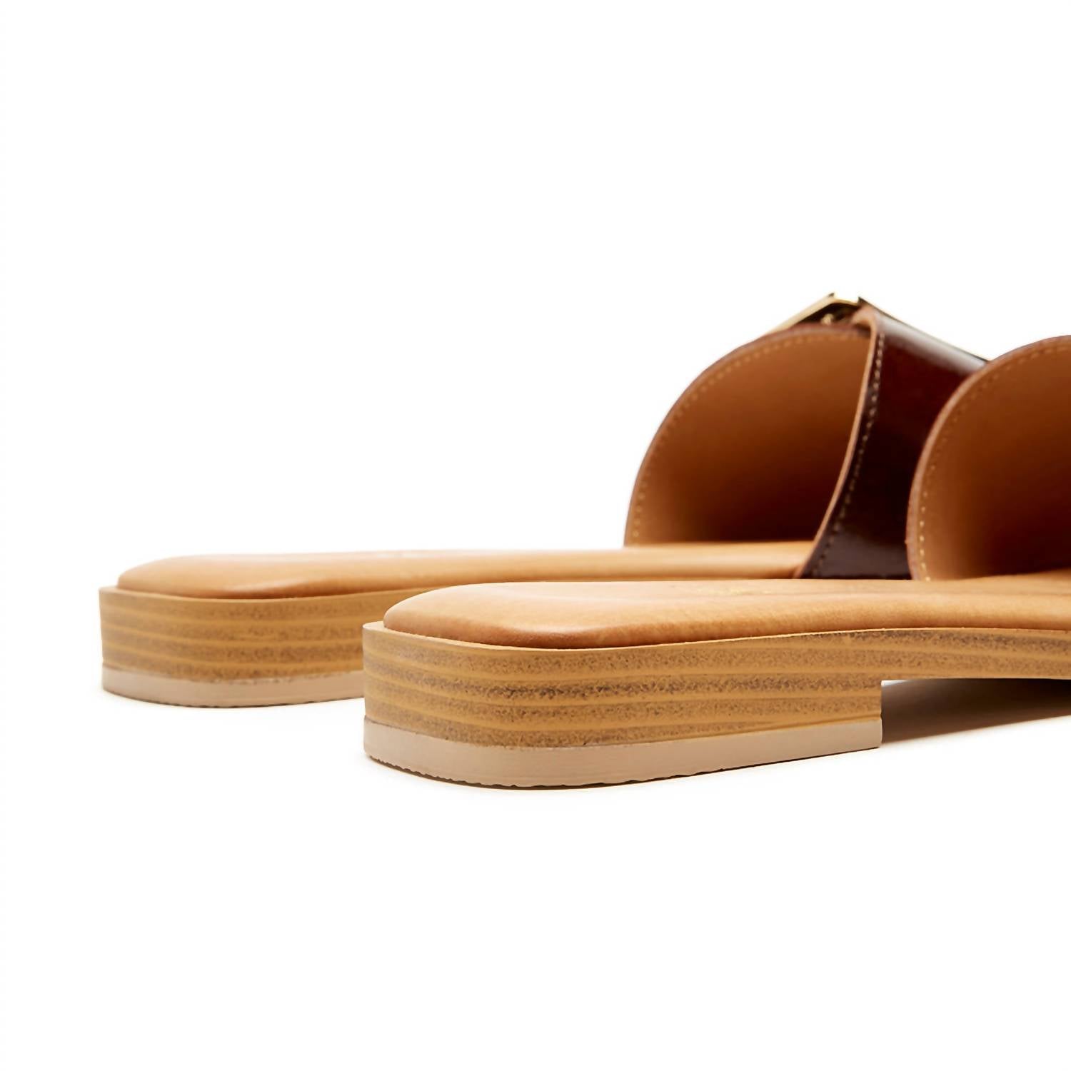 La Canadienne - Women's Stefan Sandal