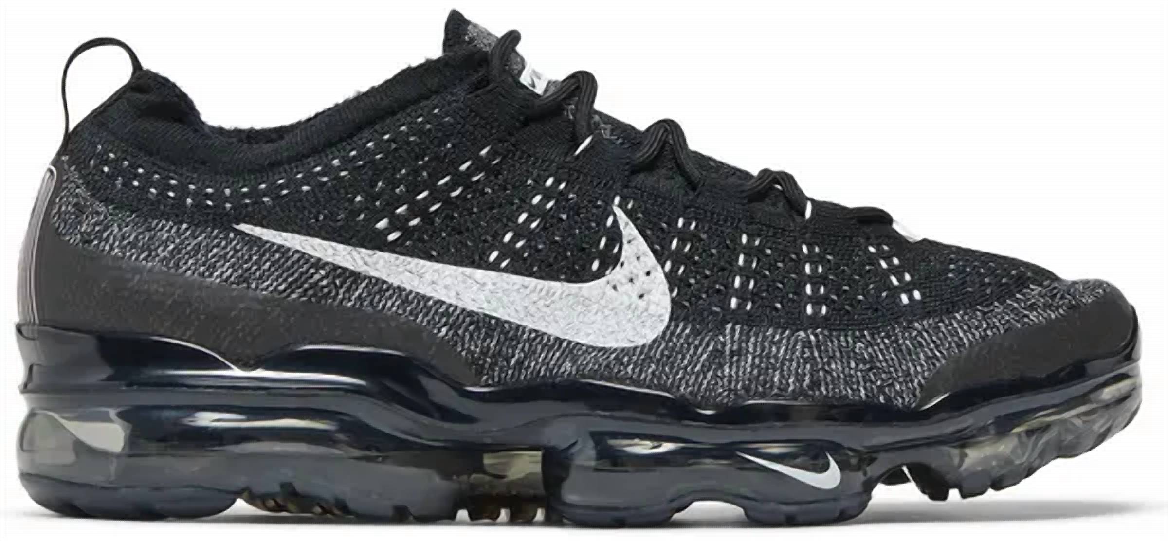 NIKE Men's Air VaporMax 2023 Flyknit Shoe in black white - men's sneaker