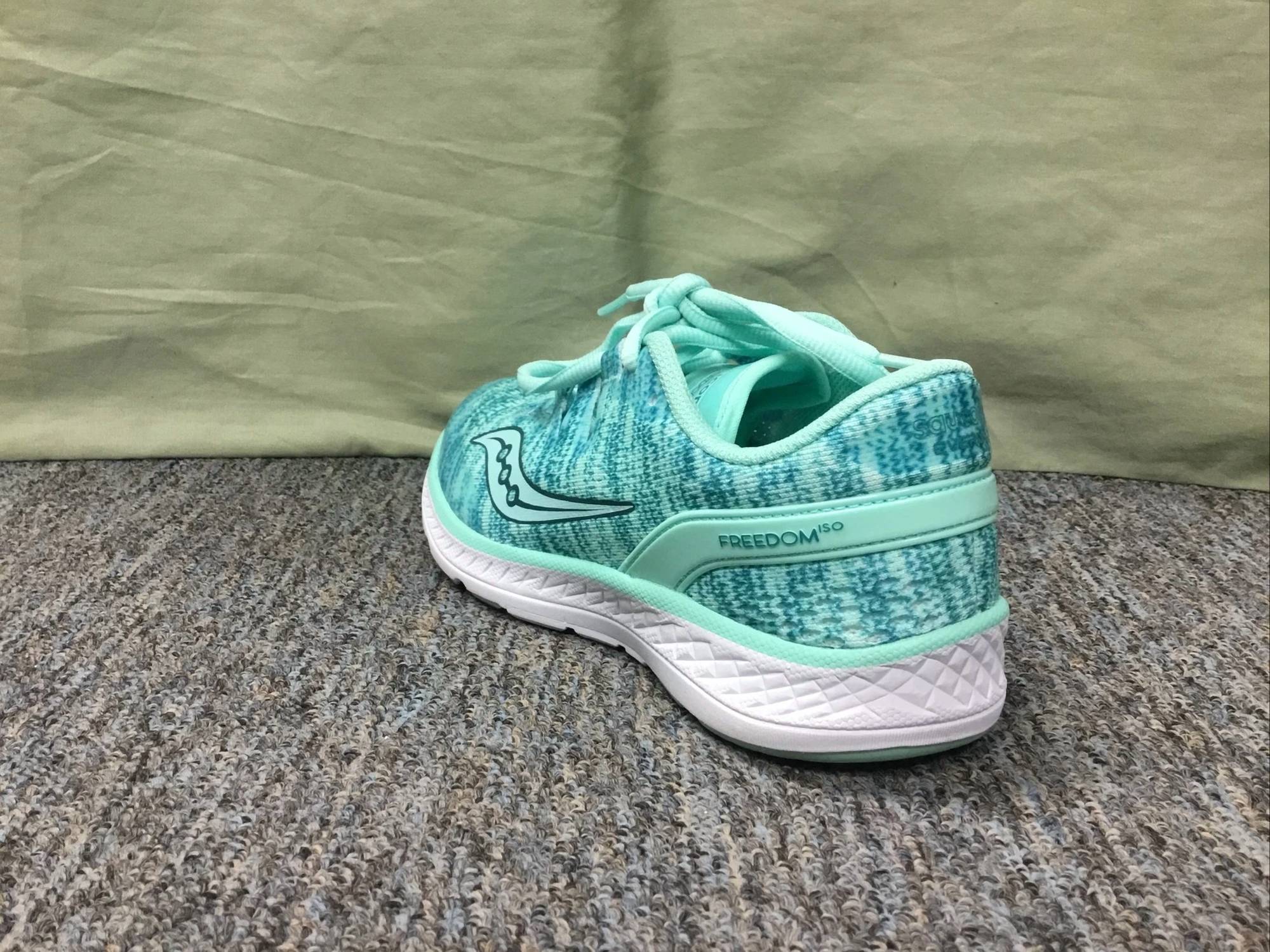 Saucony - Girl's Freedom Iso Sneaker