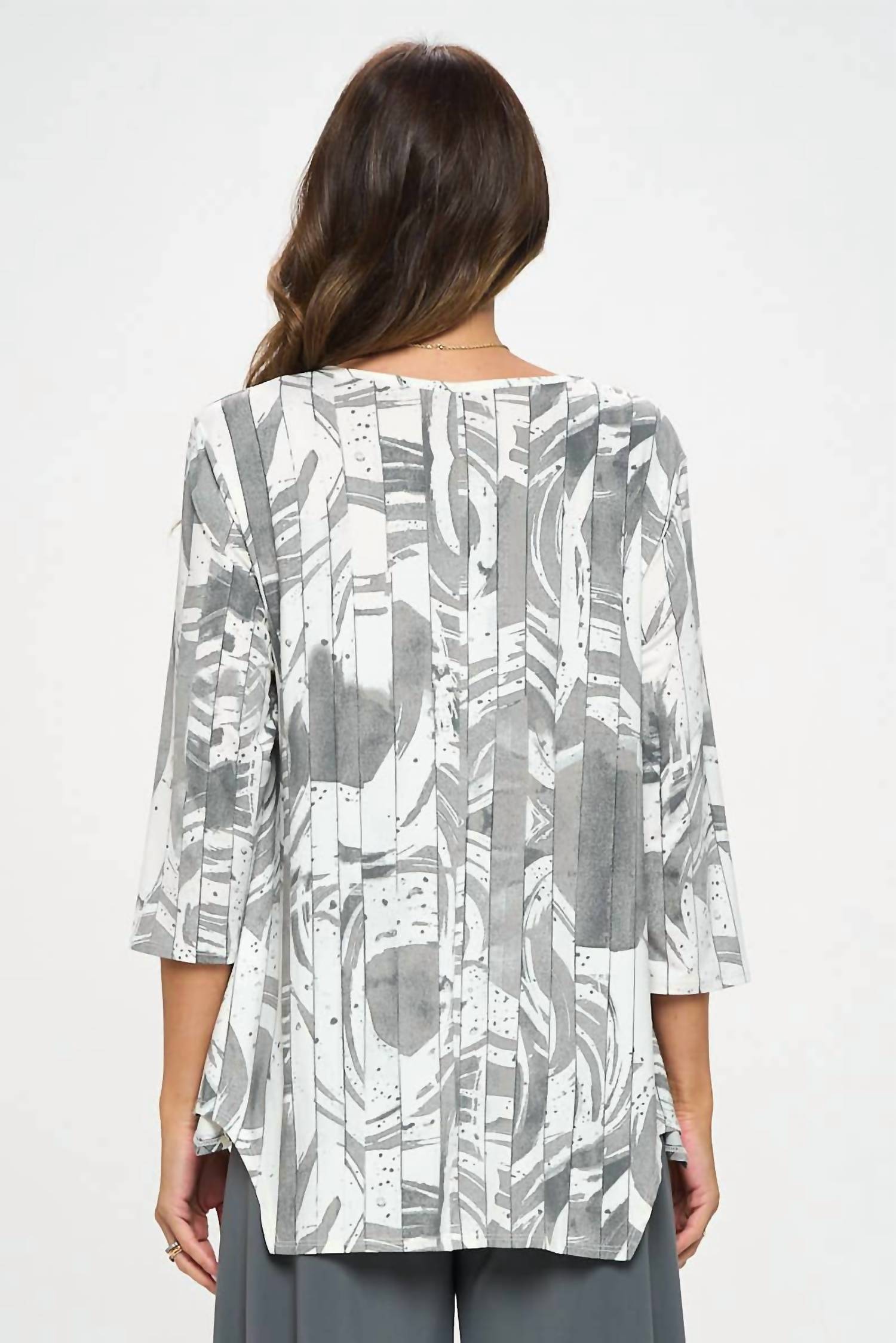 Focus Fashion - 3/4 Sleeve V-neck Blouse