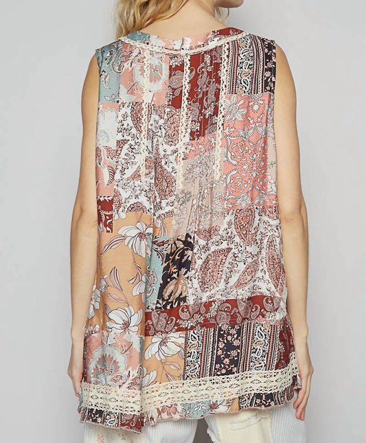 Pol - V-neck Floral Lace Top