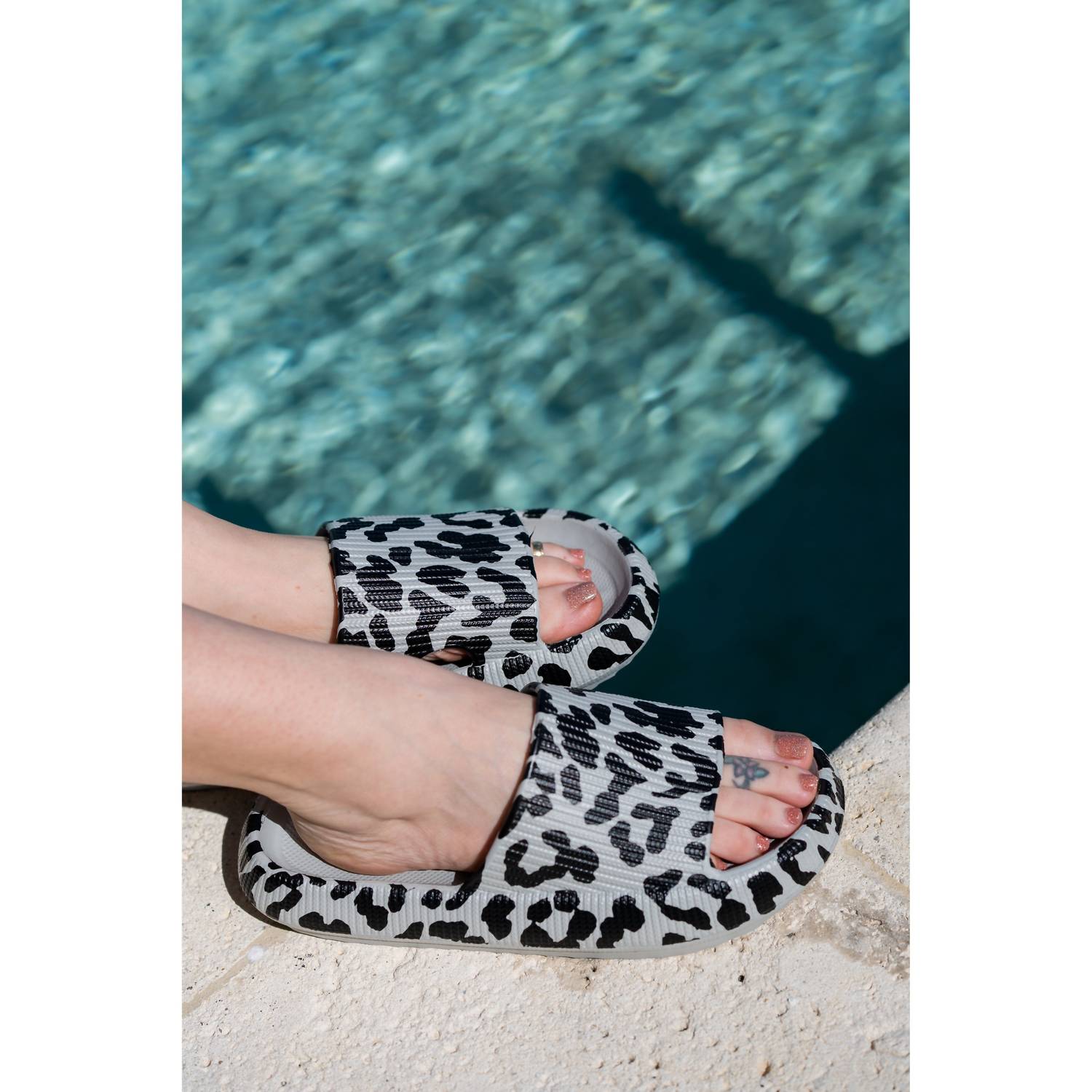 Julia Rose - Women’s Insanely Comfy Beach Casual Slides