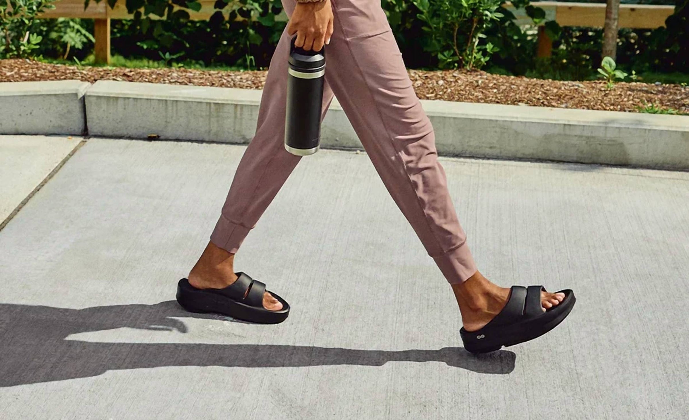 Oofos - Women's Oomega Ooahh Slide Sandal