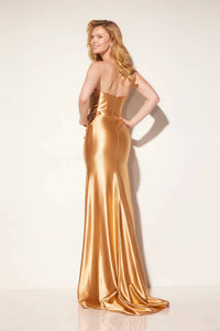 Lucci Lu - Elegant Evening Gown With Daring Slit