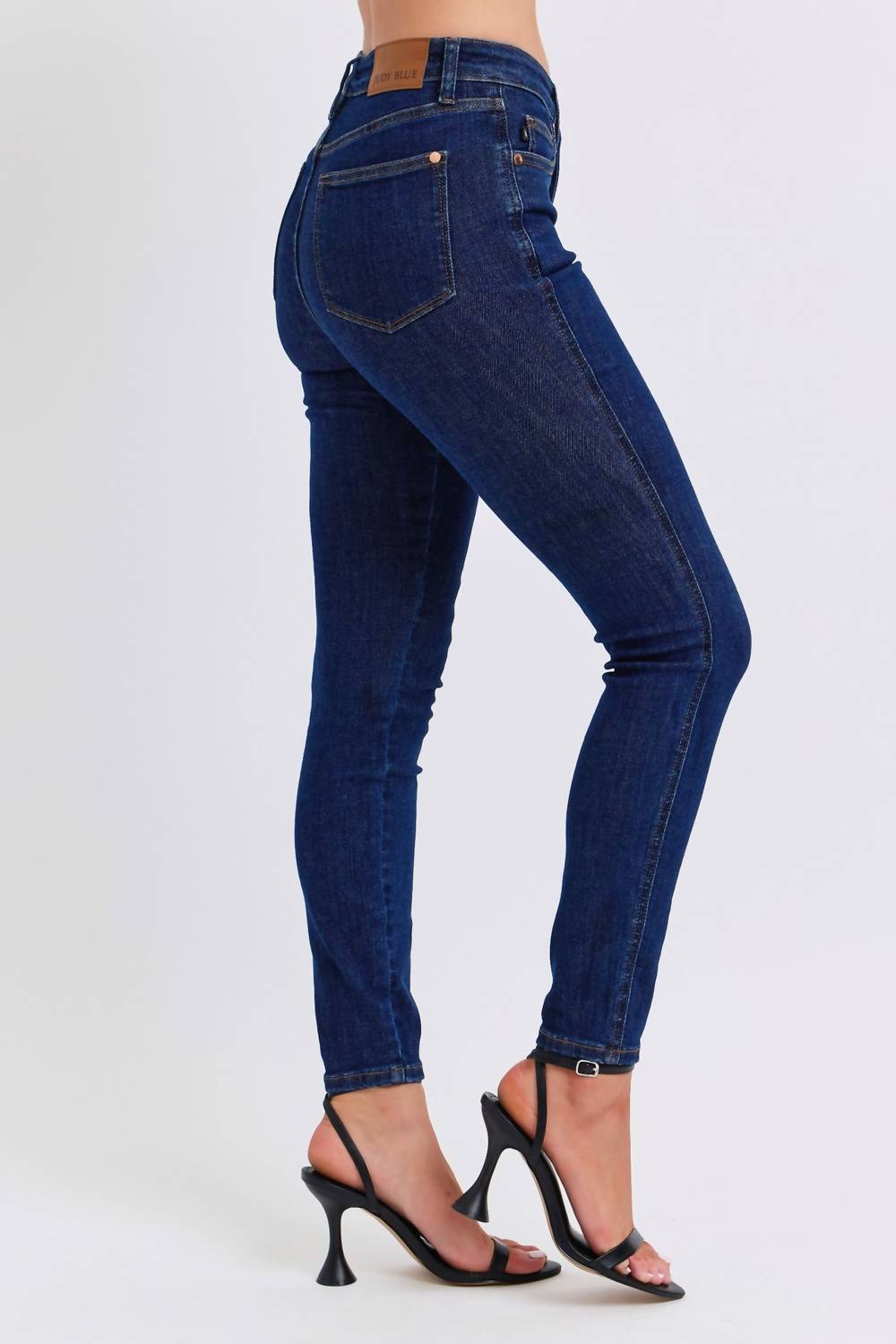 Judy Blue - Mid Rise Tummy Control Classic Skinny Jeans