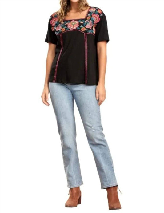 Andree By Unit - Non-Sheer Embroidered Top