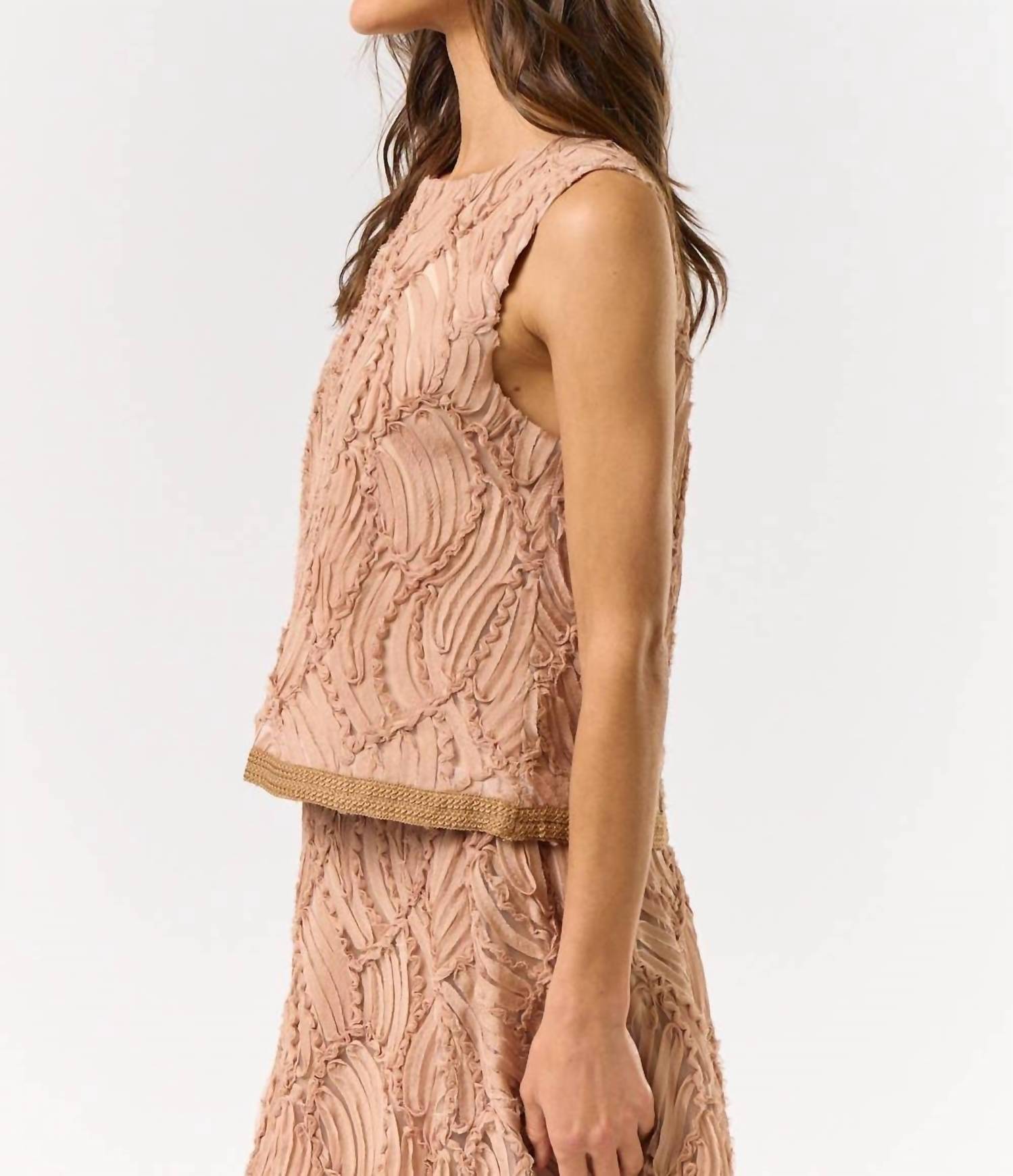 Lalavon - Sleeveless Textured Blouse