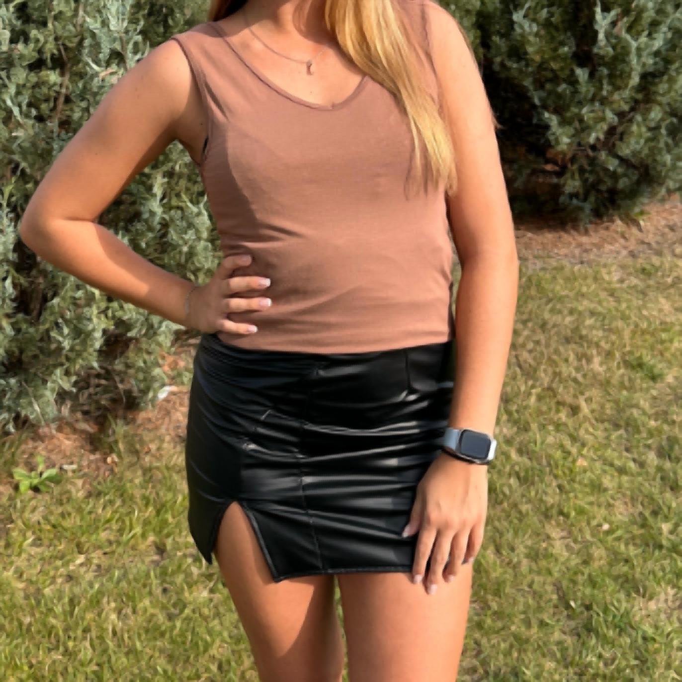 Papillon Dakota V-neck Bamboo Knit Tank in mocha - women's tank top - detail view