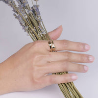 Baizaar - Women's Hugging Hands Ring