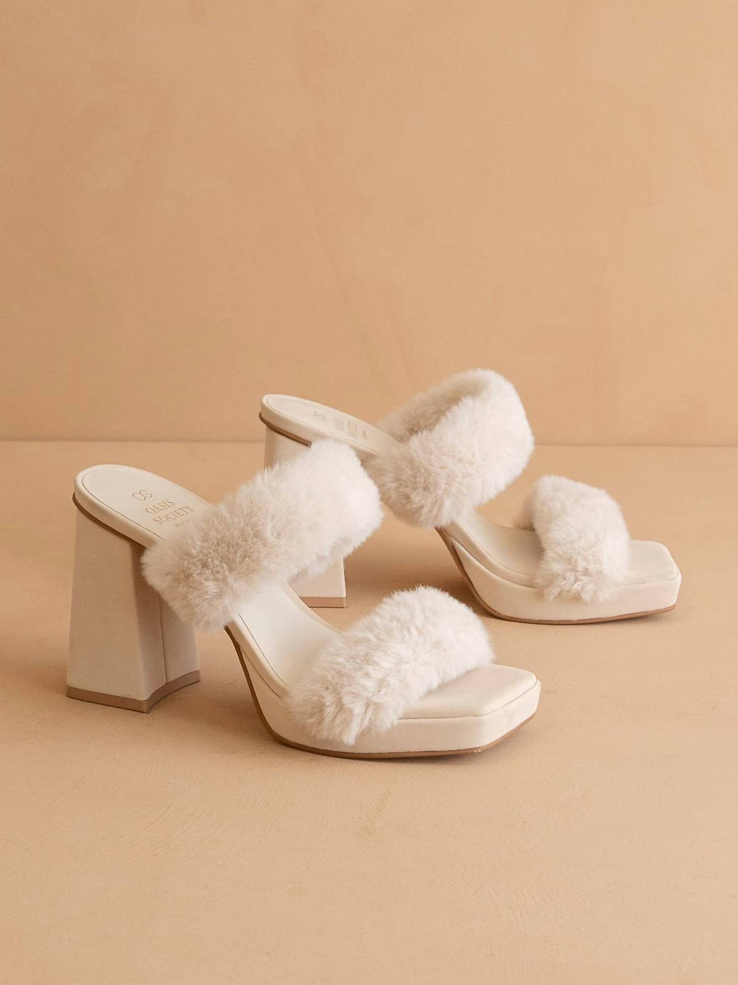 Oasis Society - Women's Simone Fuzzy Banded Platform Party Heel