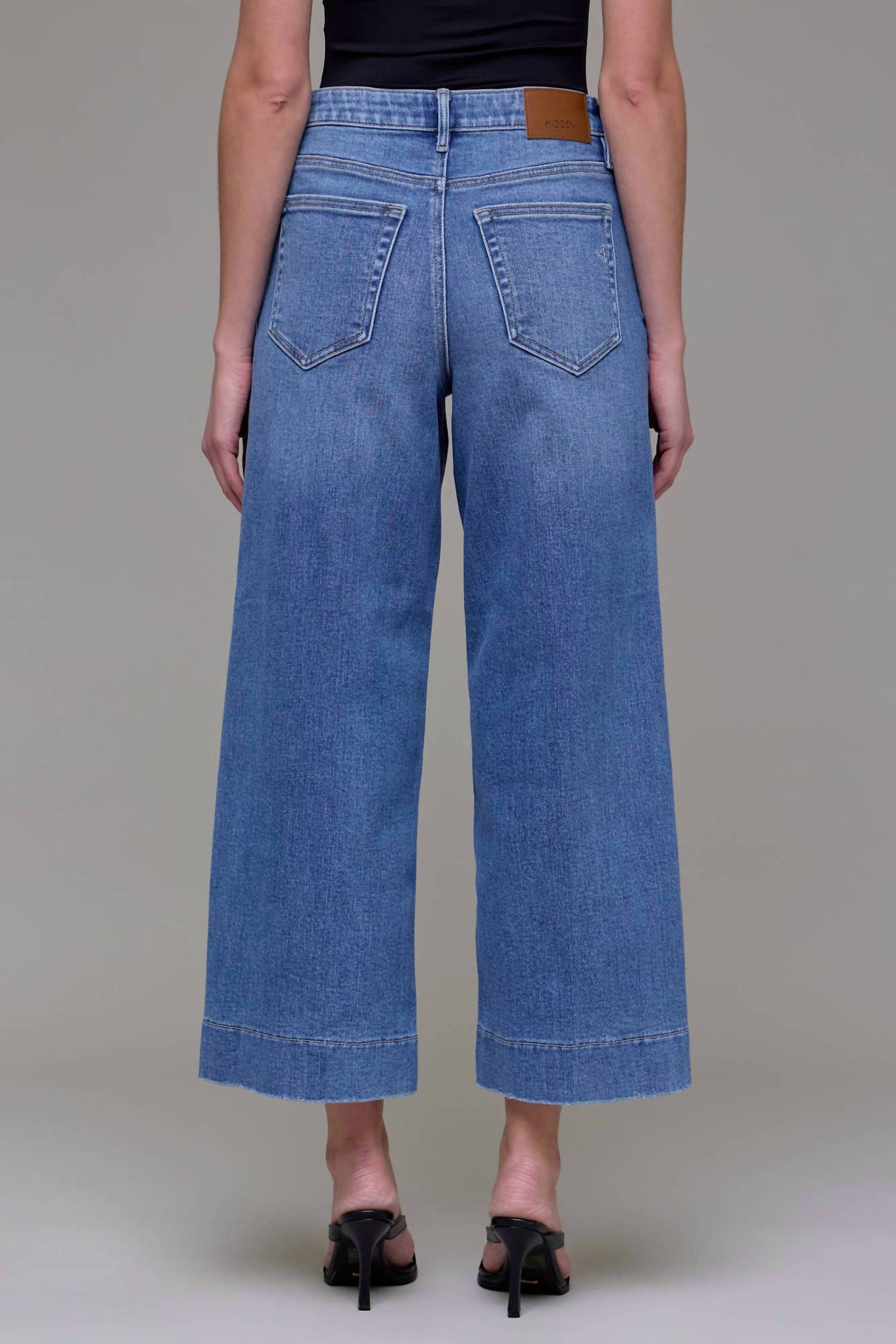 Hidden - Cropped Stretch Jeans