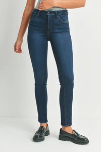 JUST BLACK DENIM The Long Leg Straight Jeans in dark blue - women's jeans - detail view