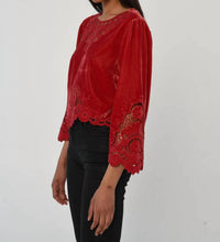 LOVE THE LABEL Alina Top in american beauty 1 - women's blouse - detail view